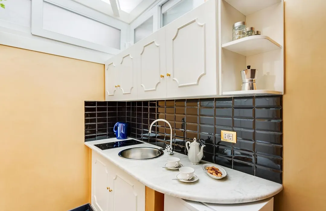 Spanish Steps Boutique Gold Apartment-1
