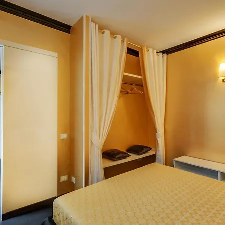 Spanish Steps Boutique Gold Apartment-2