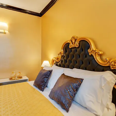 Spanish Steps Boutique Gold Apartment-3